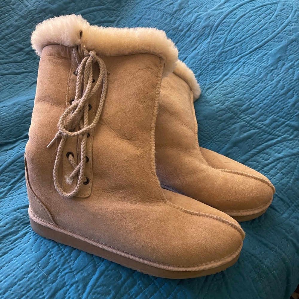 Uggs boots, Women’s 11 ish